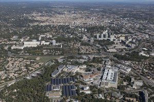 Vue aérienne de Nîmes Alès et du Gard