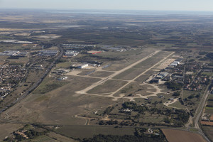 France, Gard (30), Garons, Aéroport de Nîmes-Grande Provence Méditerranée,  Garons  (vue aérienne)